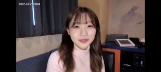 他使劲尿她里面h大长美腿外围小姐姐,跪着舔屌洗完澡🔞